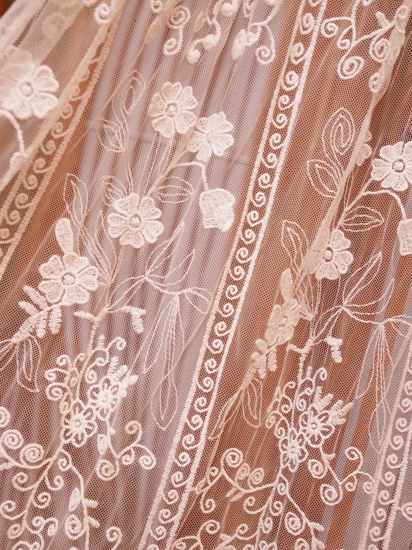Vintage Vintage All White Oriental Floral Embroidered Cover-up SM Size ONE SIZE - 5 Thumbnail