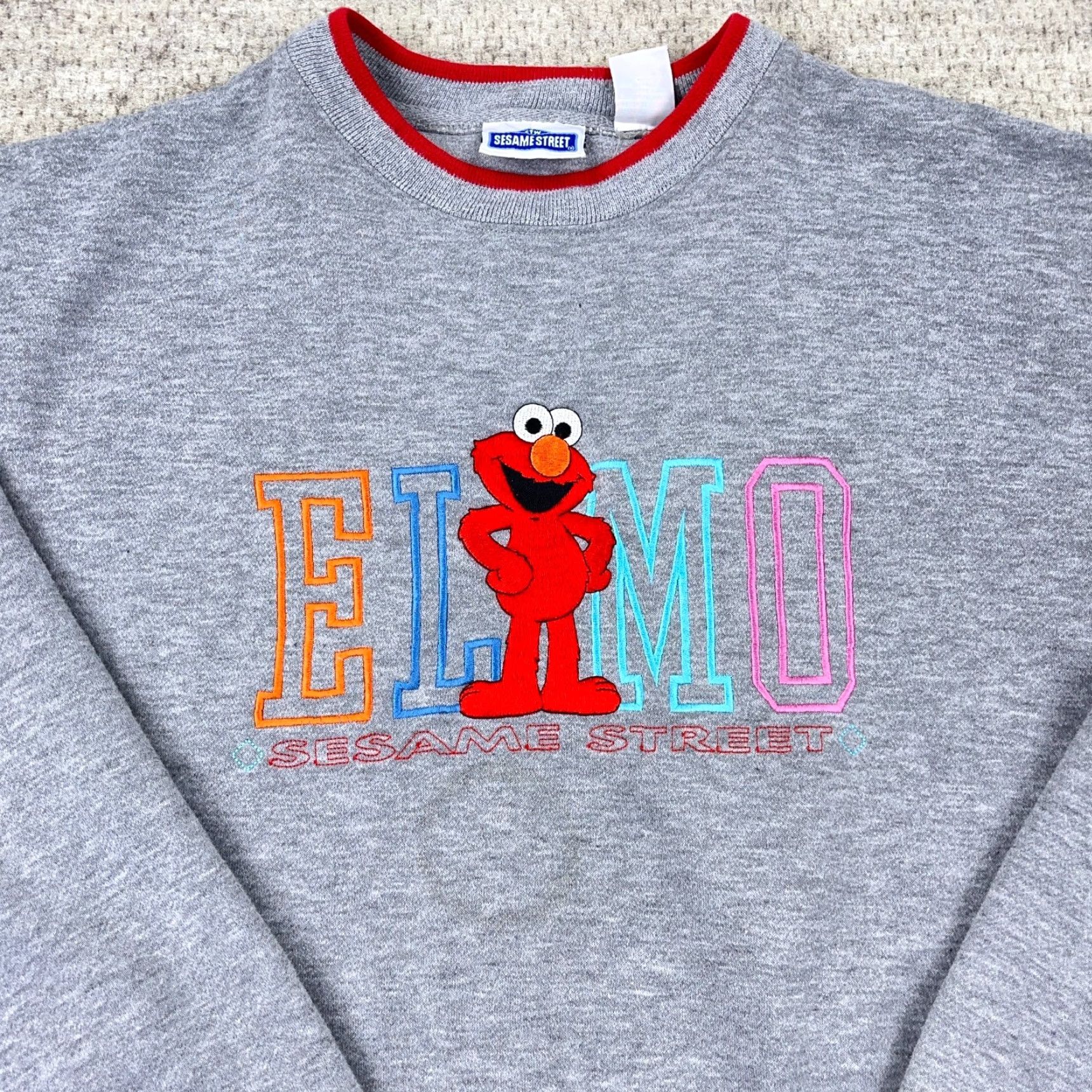 Vintage VINTAGE Sesame Street Elmo Sweatshirt Crewneck Adult Large Gray 90s Retro Mens Size US L / EU 52-54 / 3 - 2 Thumbnail