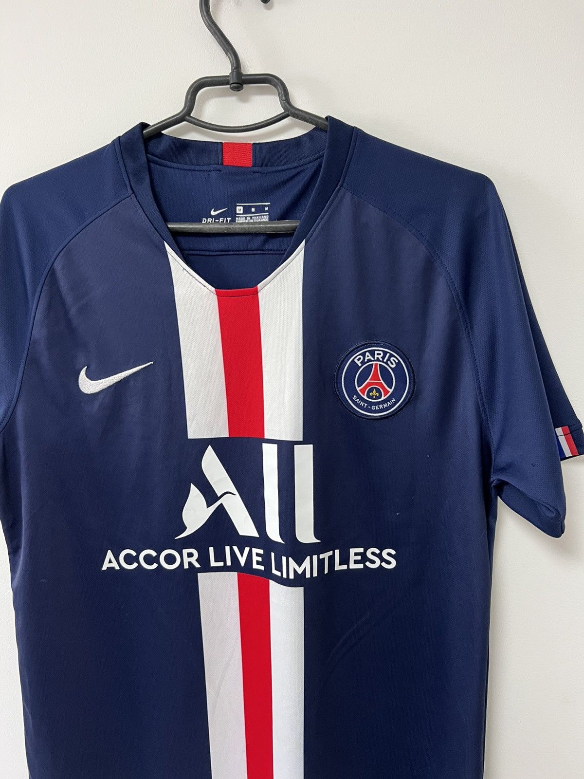 Nike PSG 2019/20 Home Jersey Mbappe #7 Football Shirt Nike M Size US M / EU 48-50 / 2 - 14 Thumbnail