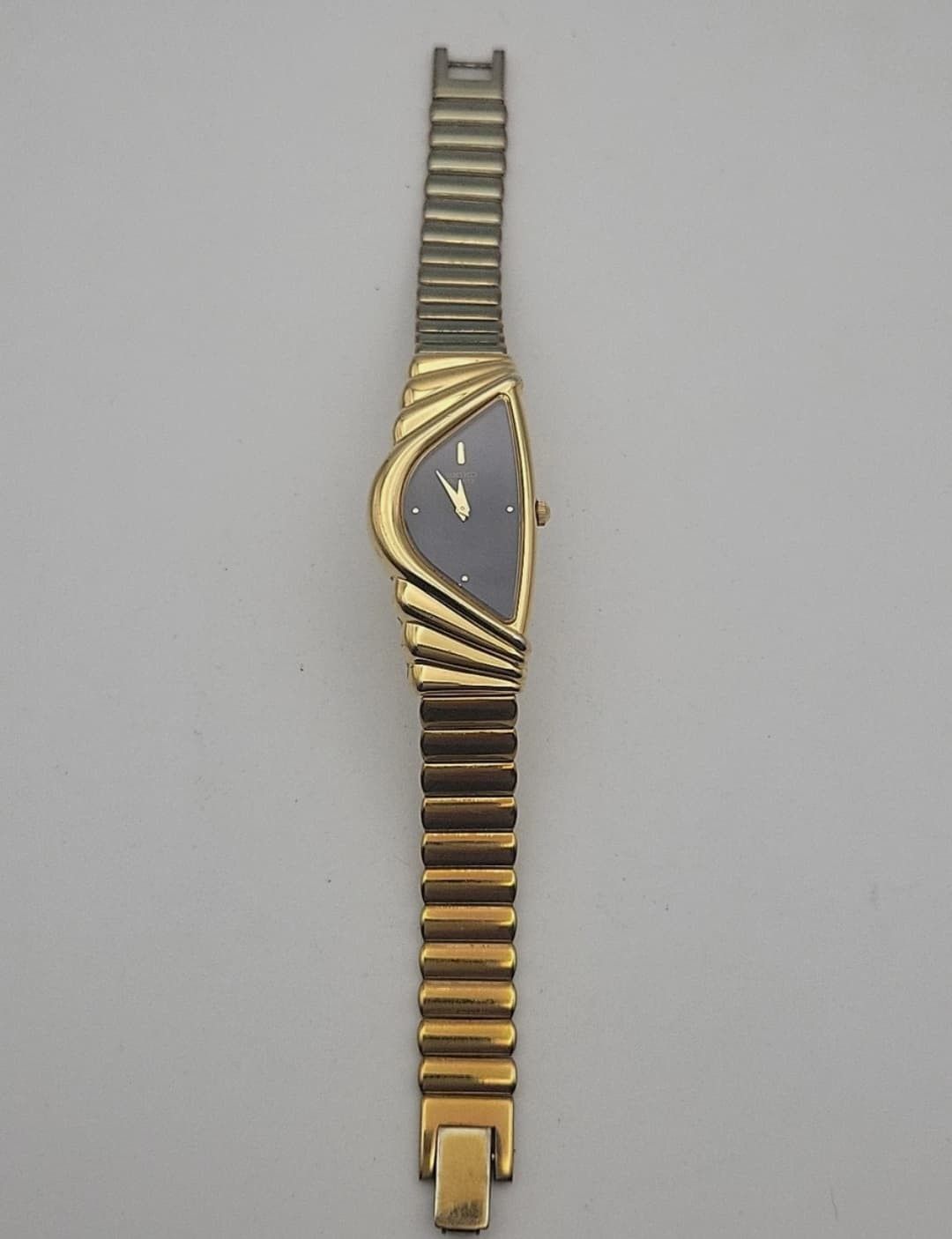 Vintage Seiko Half Moon Ladies Dress Watch 1N00-5E09