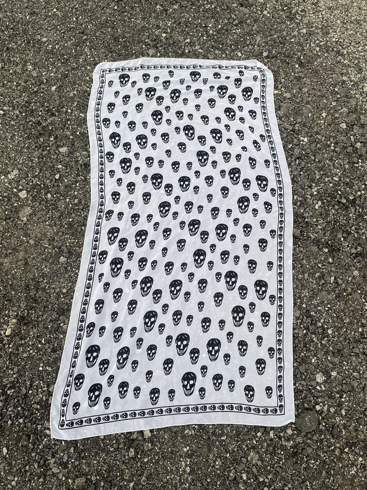 Japanese Brand × Vintage Fullprint skull scarf Size ONE SIZE - 1 Thumbnail