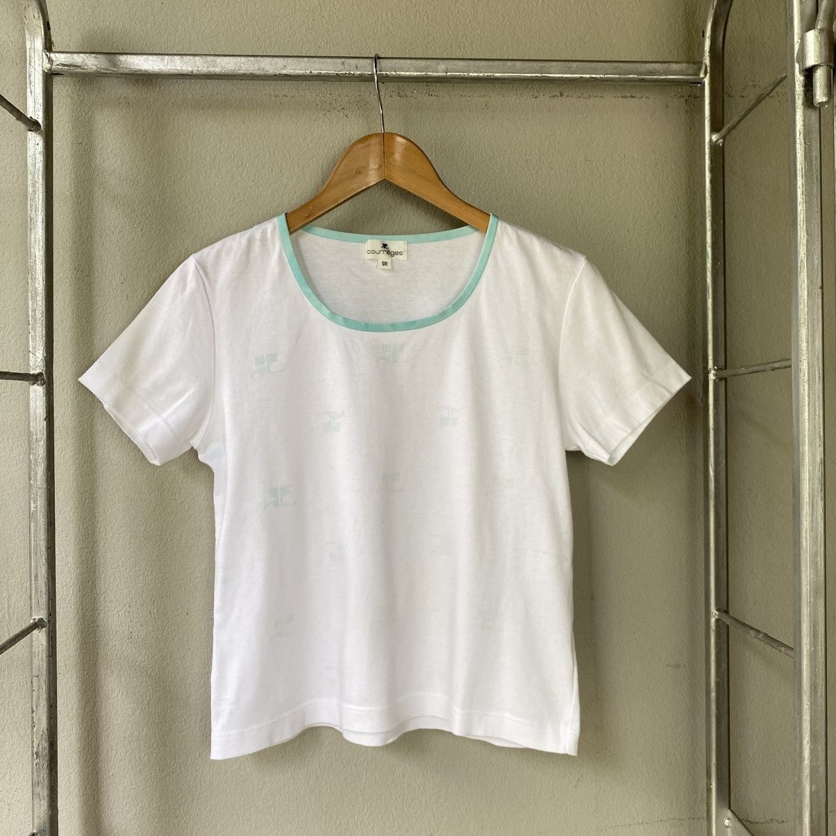 Courreges Courreges White Scoop Neck T-Shirt with Mint Trim Size S / US 4 / IT 40 - 1 Thumbnail