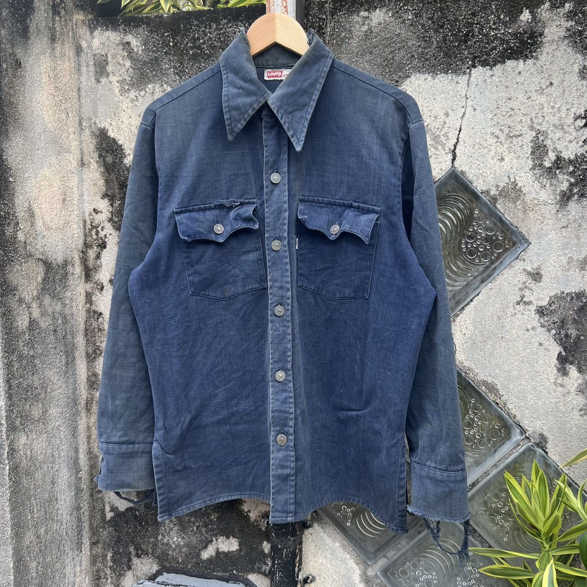 Levi's “VINTAGE” DISTRESS LEVI’S SHIRT JACKET Size US L / EU 52-54 / 3 - 1 Thumbnail