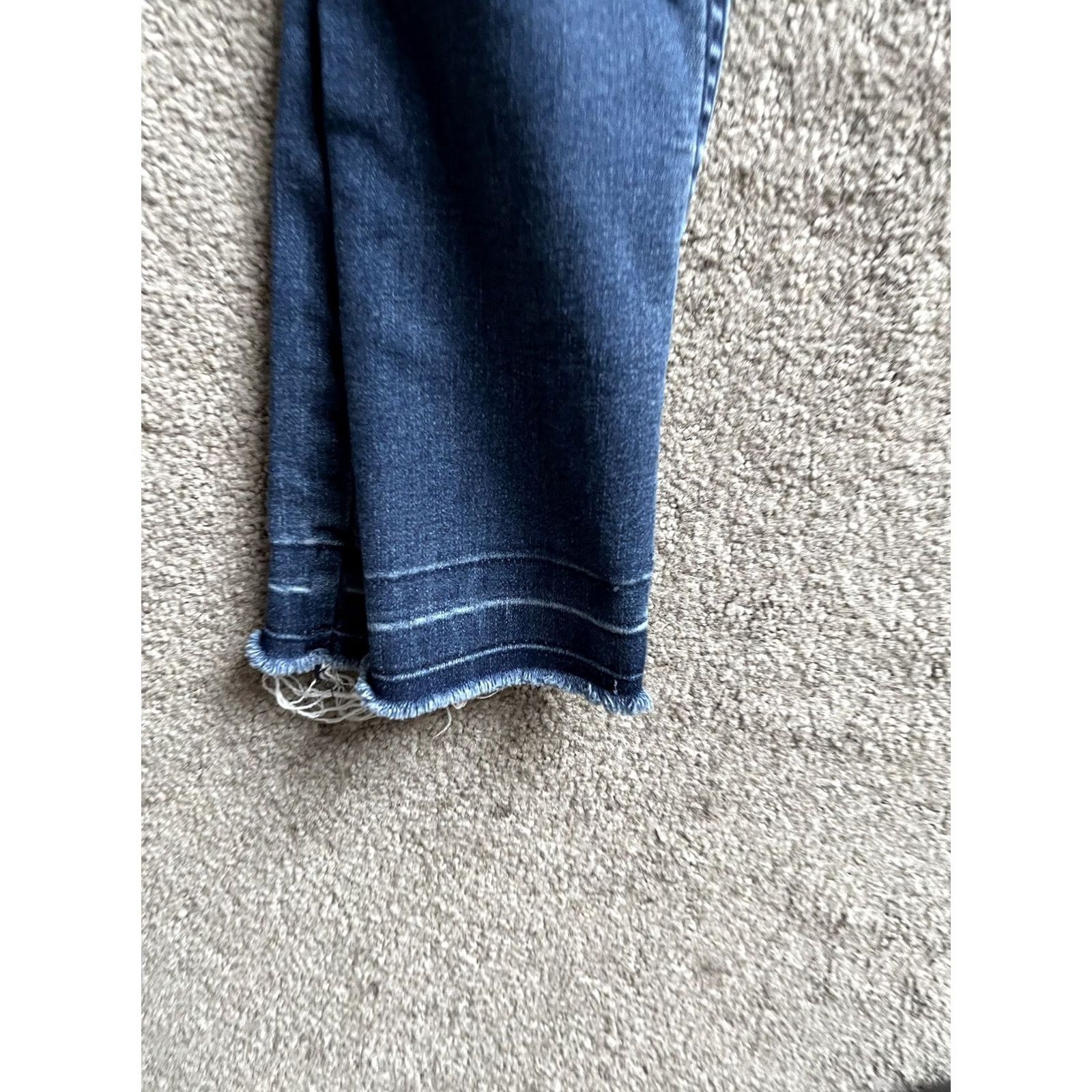 Calvin Klein Calvin Klein Jeans Women's Size 14 Slim Boyfriend medium wash Raw Hem Size 36" / US 14 / IT 50 - 5 Thumbnail