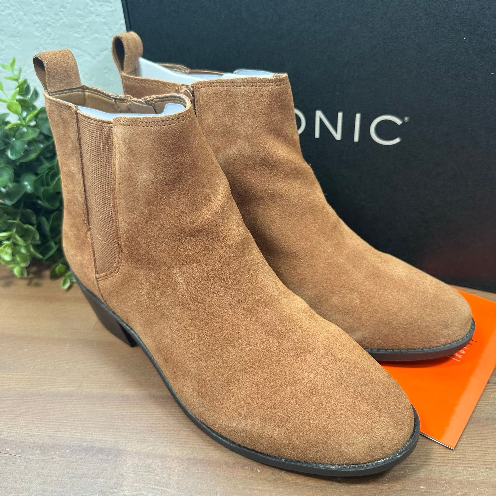 Vionic Vionic Roseland Wide Water-Repellent Suede Ankle Boots Size US 9.5 / IT 39.5 - 3 Thumbnail