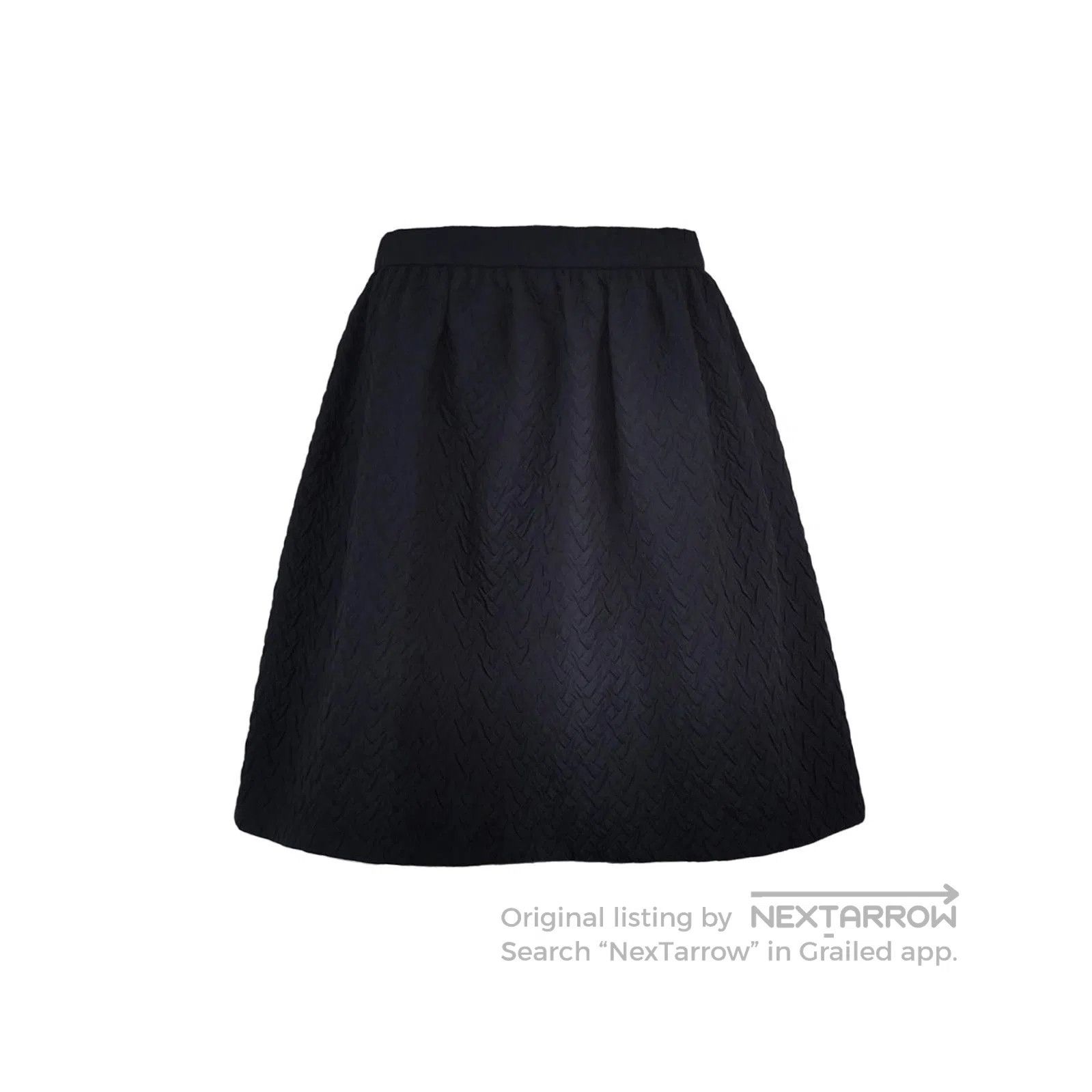 Prada Prada Solid Color Midi Skirt in Size S . Size 23" - 1 Thumbnail