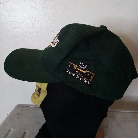 NCAA × Vintage Vintage Oregon Ducks Sun Bowl 1999 Snap Back Hat Size ONE SIZE - 3 Thumbnail