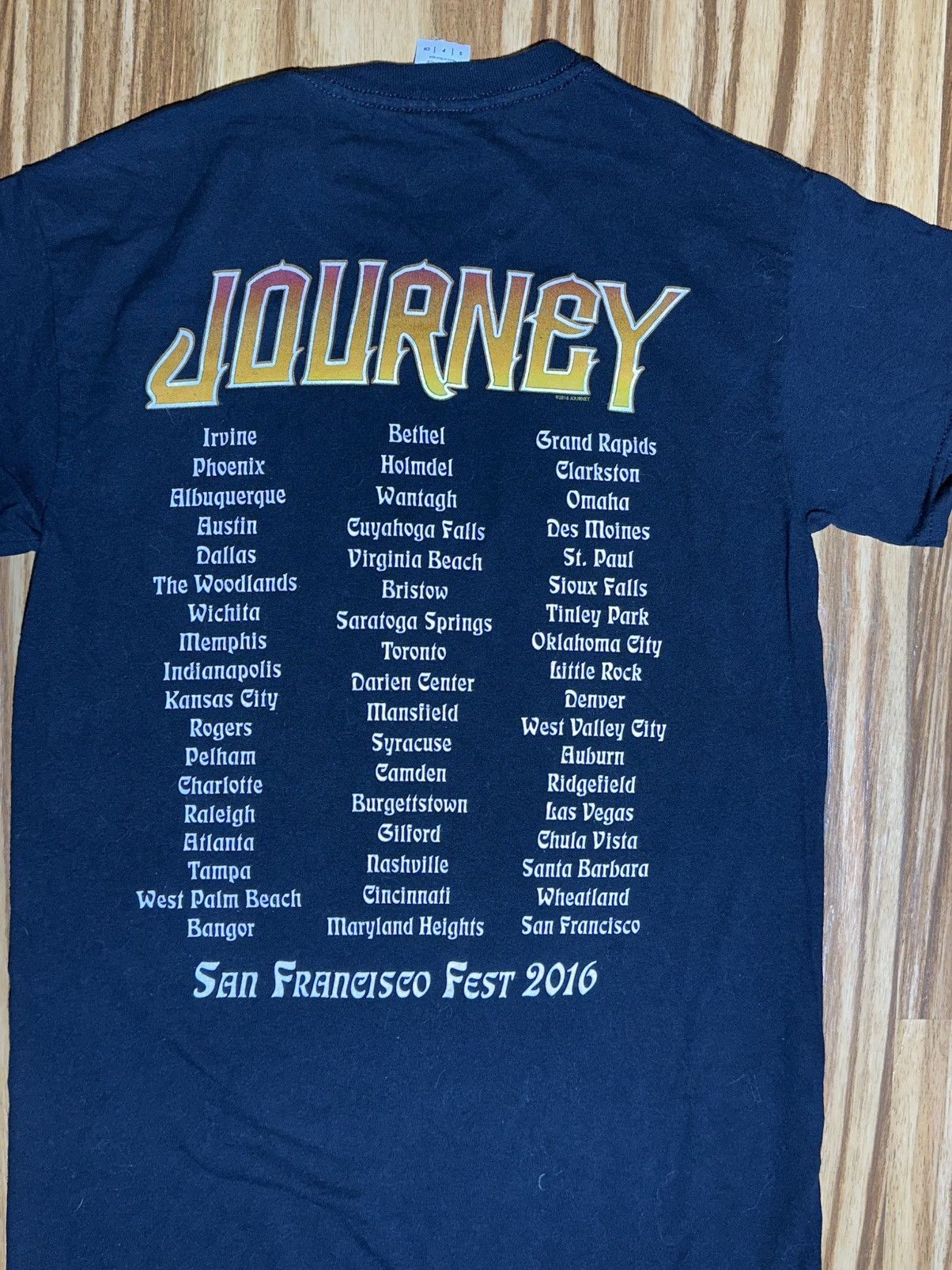 Gildan Gildan 2016 Journey San Francisco tour Tshirt Size US S / EU 44-46 / 1 - 7 Thumbnail