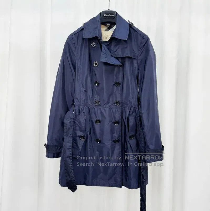 Burberry Burberry Navy Double-Breasted Trench Coat for Women. Size M / US 6-8 / IT 42-44 - 1 Thumbnail