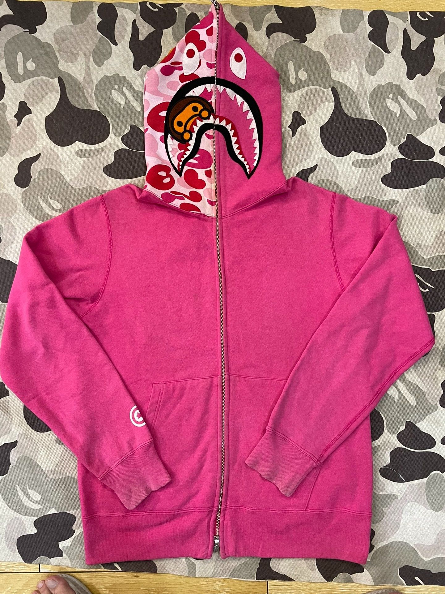 Bape Bape I O Multi Shark Sweatshirt Size US L / EU 52-54 / 3 - 1 Thumbnail