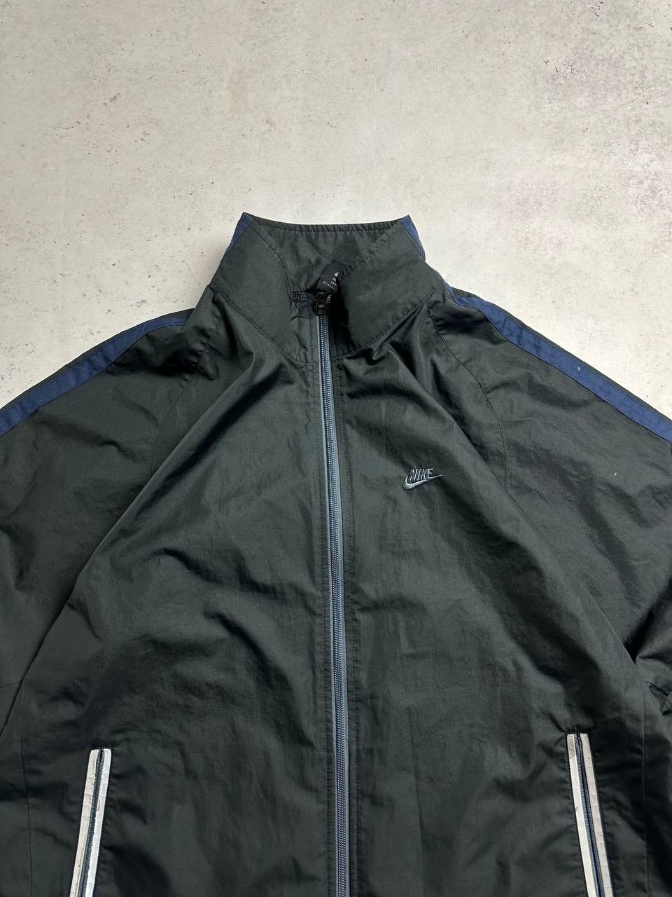 Nike Vintage Nike Swoosh Boxy Nylon Jacket Y2K M Size US M / EU 48-50 / 2 - 2 Thumbnail