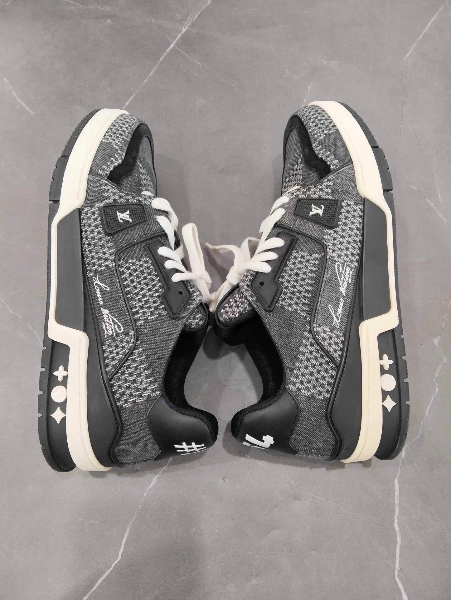 Louis Vuitton LV Damier Print Trainer Sneakers Size 42 Size US 9 / EU 42 - 3 Thumbnail