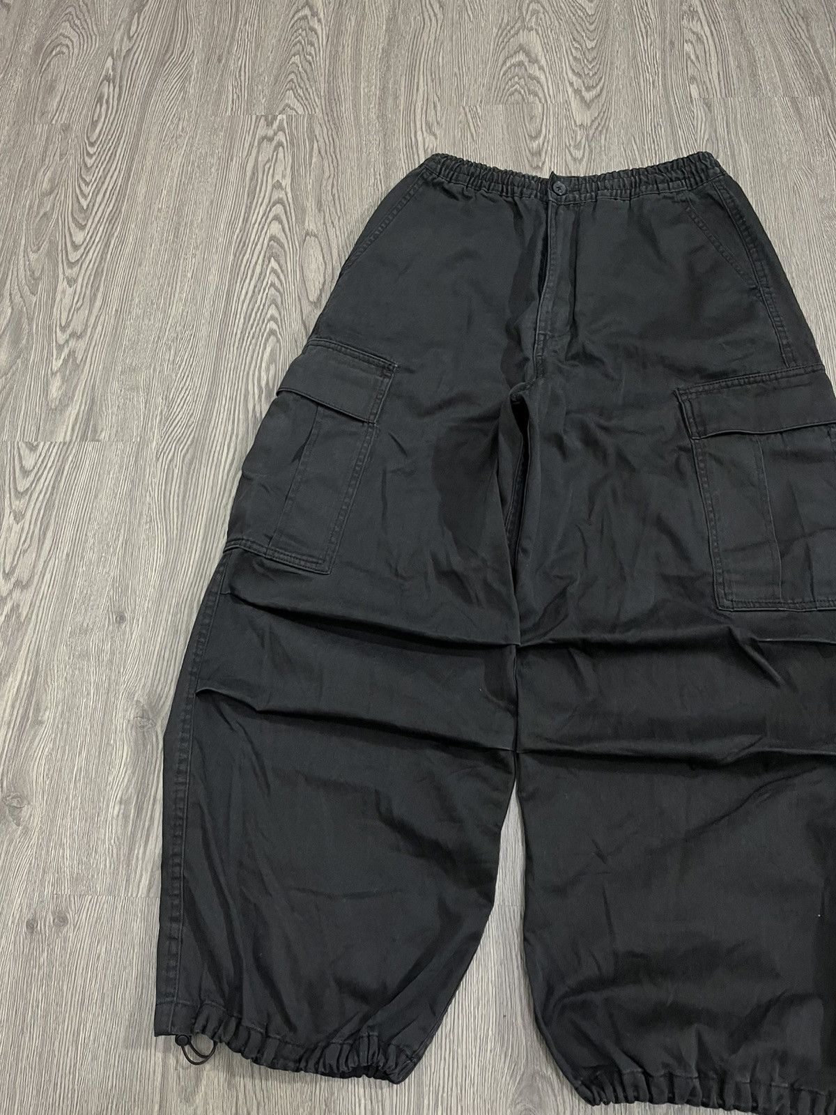Yohji Yamamoto 🇯🇵Gu Super Wide Yohji Yamamoto Style Cargo Pants Size US 30 / EU 46 - 2 Thumbnail