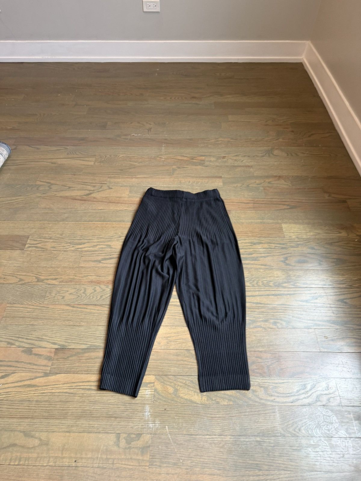 Issey Miyake Issey Miyake Black Pleated Pants Size US 30 / EU 46 - 2 Thumbnail