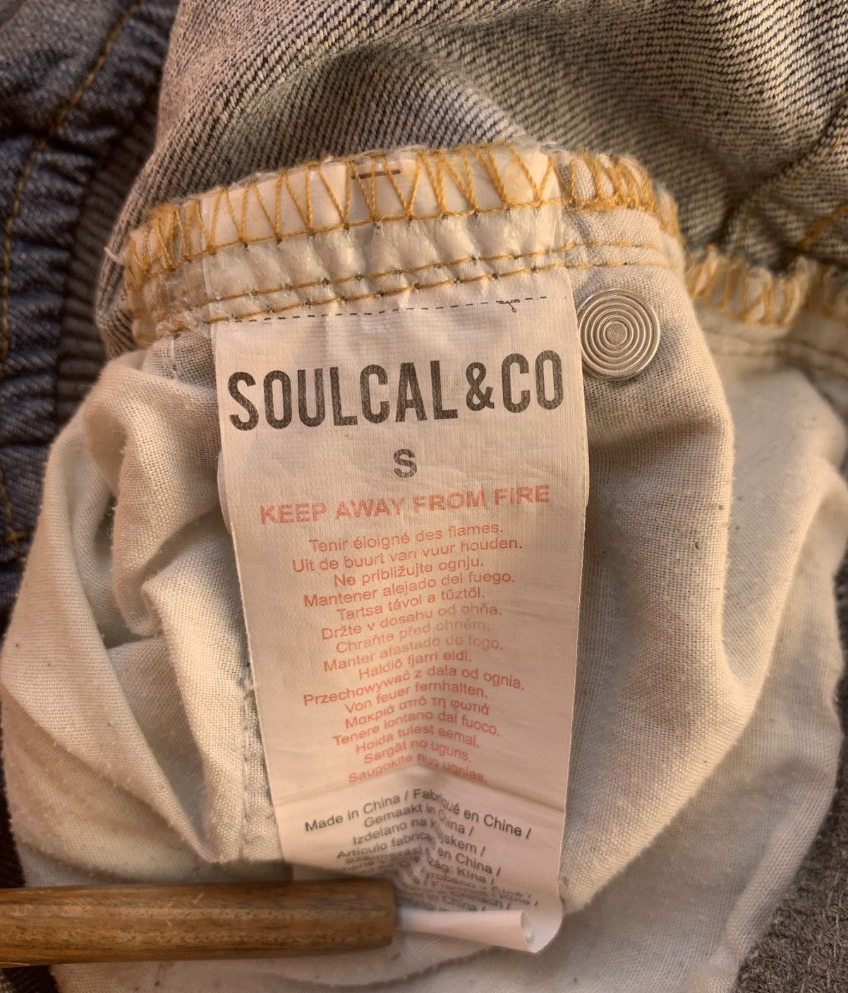 Vintage Vintage SoCal & Co. Blue Cargo Shorts – Rare 2010s Surfwear Size US 37 - 7 Thumbnail