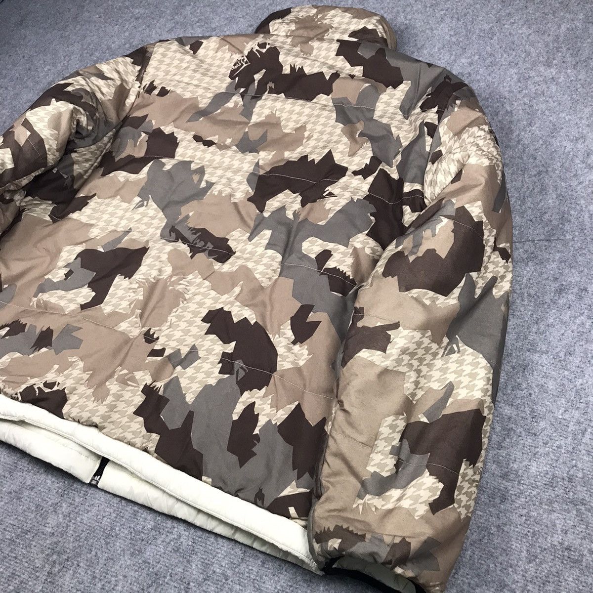 Quiksilver QUIKSILVER CAMO PUFFER ZIPPIER JACKET Size US M / EU 48-50 / 2 - 9 Thumbnail