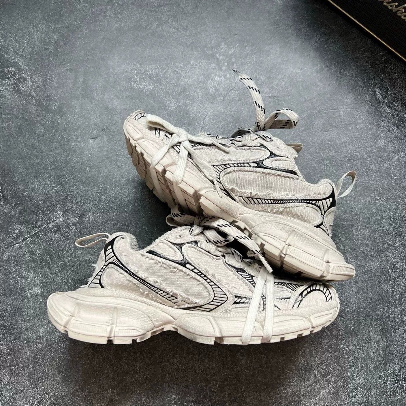 Balenciaga Balenciaga Distressed Black Lowtop Sneakers XXXL Women Size US 8 / IT 38 - 1 Thumbnail