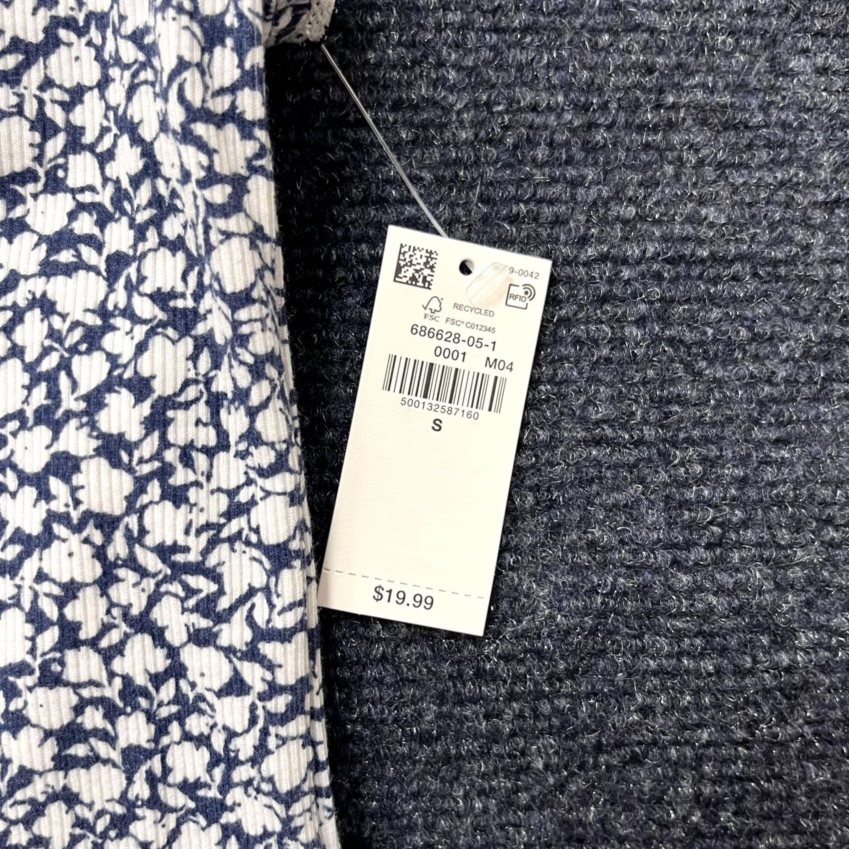 Old Navy Old Navy Tank Top Womens S Blue Floral Scoop Neck Ruffle Trim Stretch Ribbed Size S / US 4 / IT 40 - 3 Thumbnail