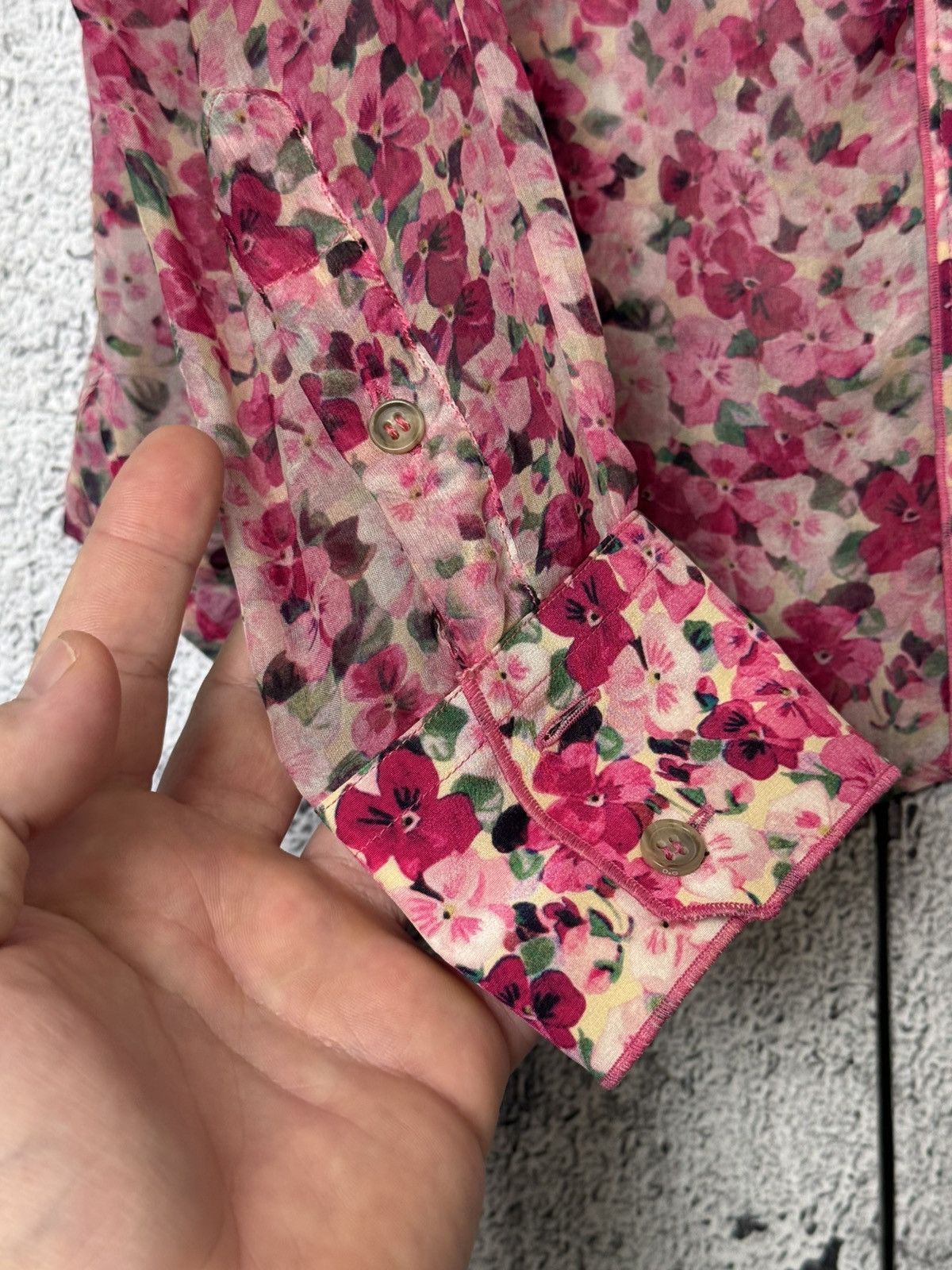 Dolce & Gabbana Dolce & Gabbana Silk Shirt D&G Floral Sheer Button Up Blouse Size XS / US 0-2 / IT 36-38 - 6 Thumbnail