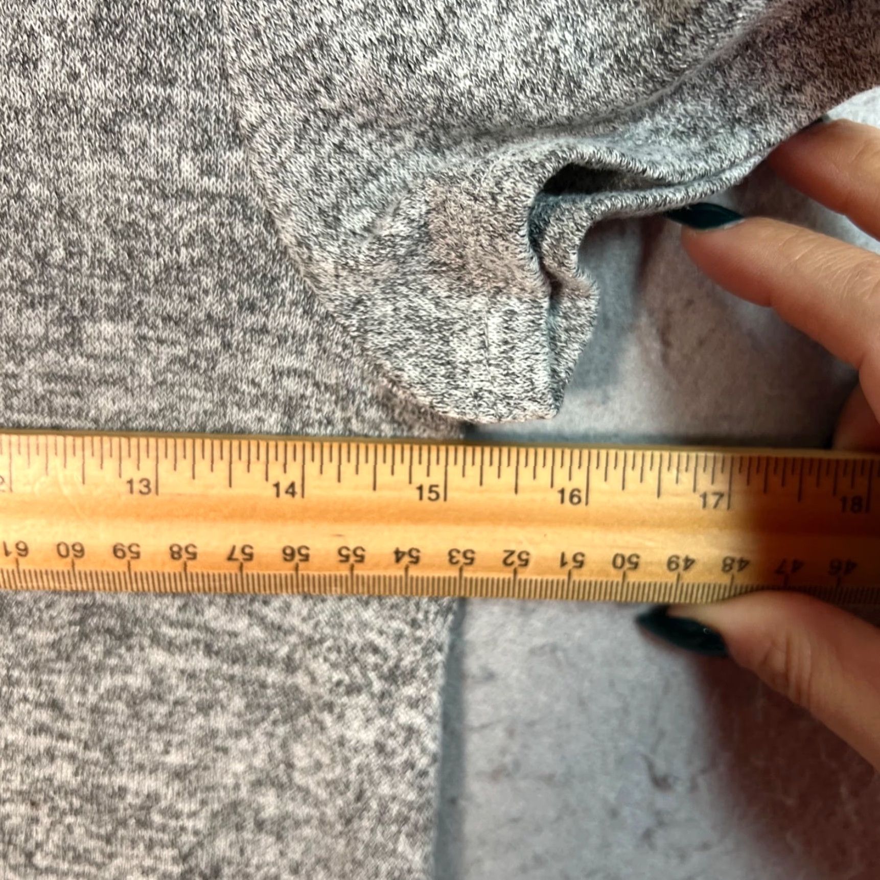 Express Express Womens XS Heather Gray Short Sleeve Knit T Shirt Top - Crew Neck, Pullover, Casual Shirt, 100% Polyester Spandex Opaque Knit Size XS / US 0-2 / IT 36-38 - 5 Thumbnail