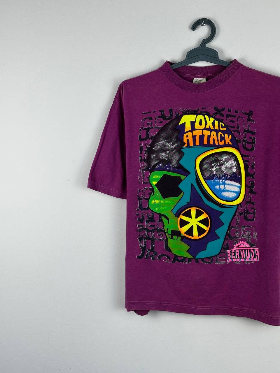 Band Tees × Vintage Vintage Bermuda Triangle Toxic Attack Band T Shirt Size US L / EU 52-54 / 3 - 2 Thumbnail