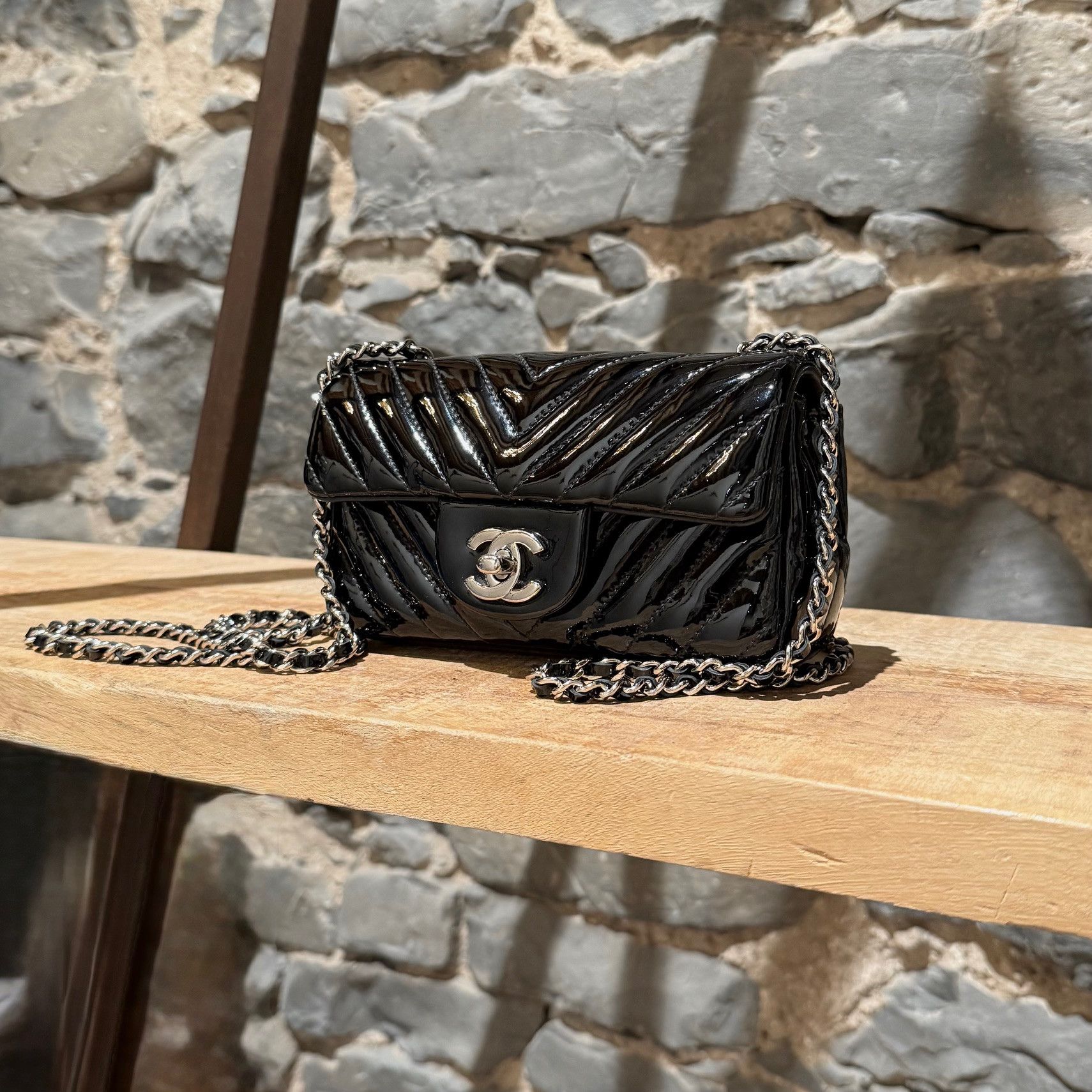 Chanel Chanel Extra Mini Patent Chevron CC Classic Single Flap Bag Size ONE SIZE - 18 Thumbnail