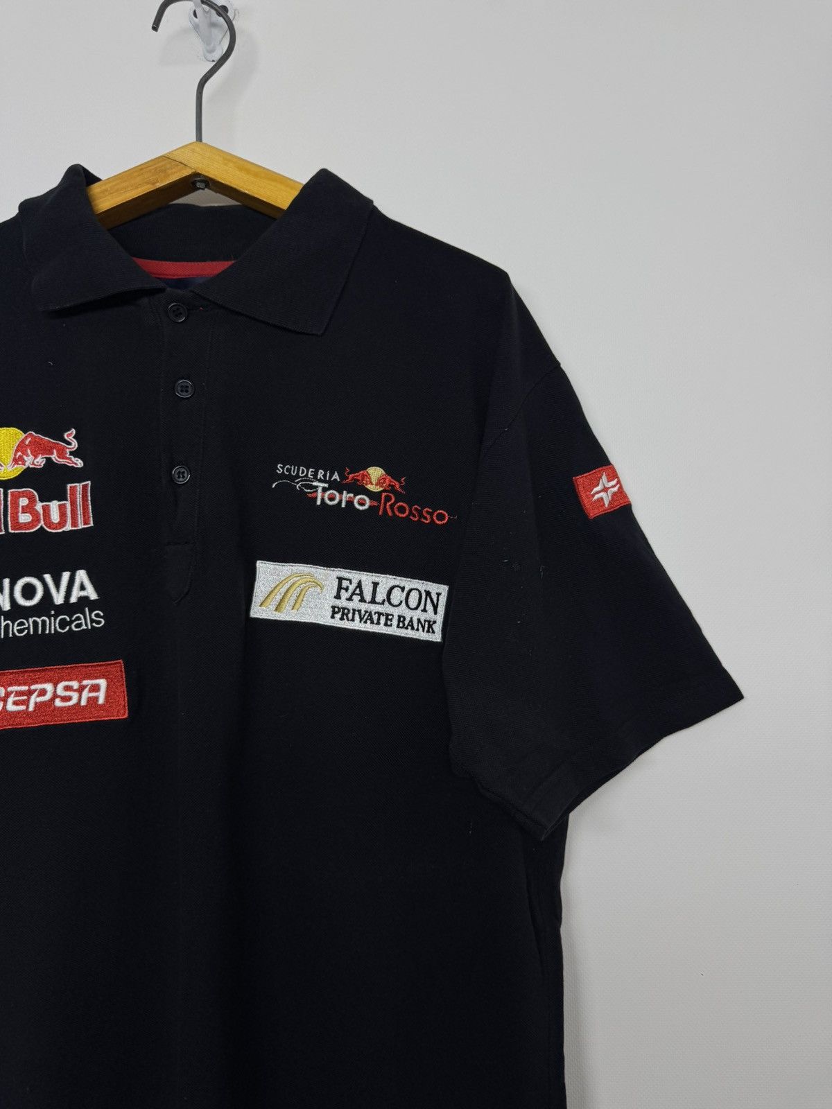 Red Bull Vintage Y2k Infiniti Red Bull Racing polo t shirt Size US M / EU 48-50 / 2 - 8 Thumbnail