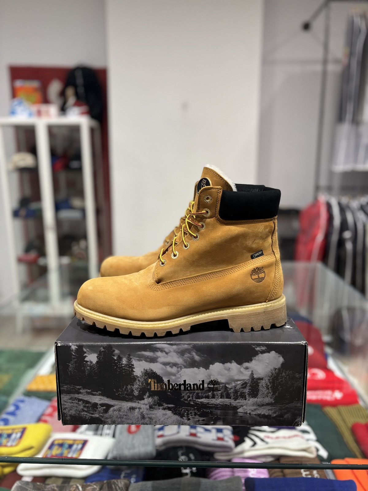 October's Very Own × Timberland Timberland 6" OVO Wheat Size: 13 Size US 13 / EU 46 - 2 Thumbnail