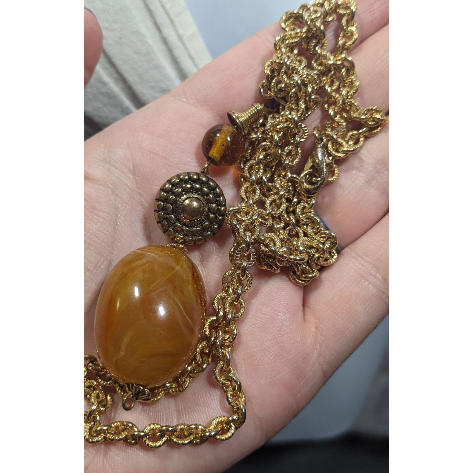 Other Retro Gold Tone And Honey Pendant Necklace Size ONE SIZE - 8 Thumbnail