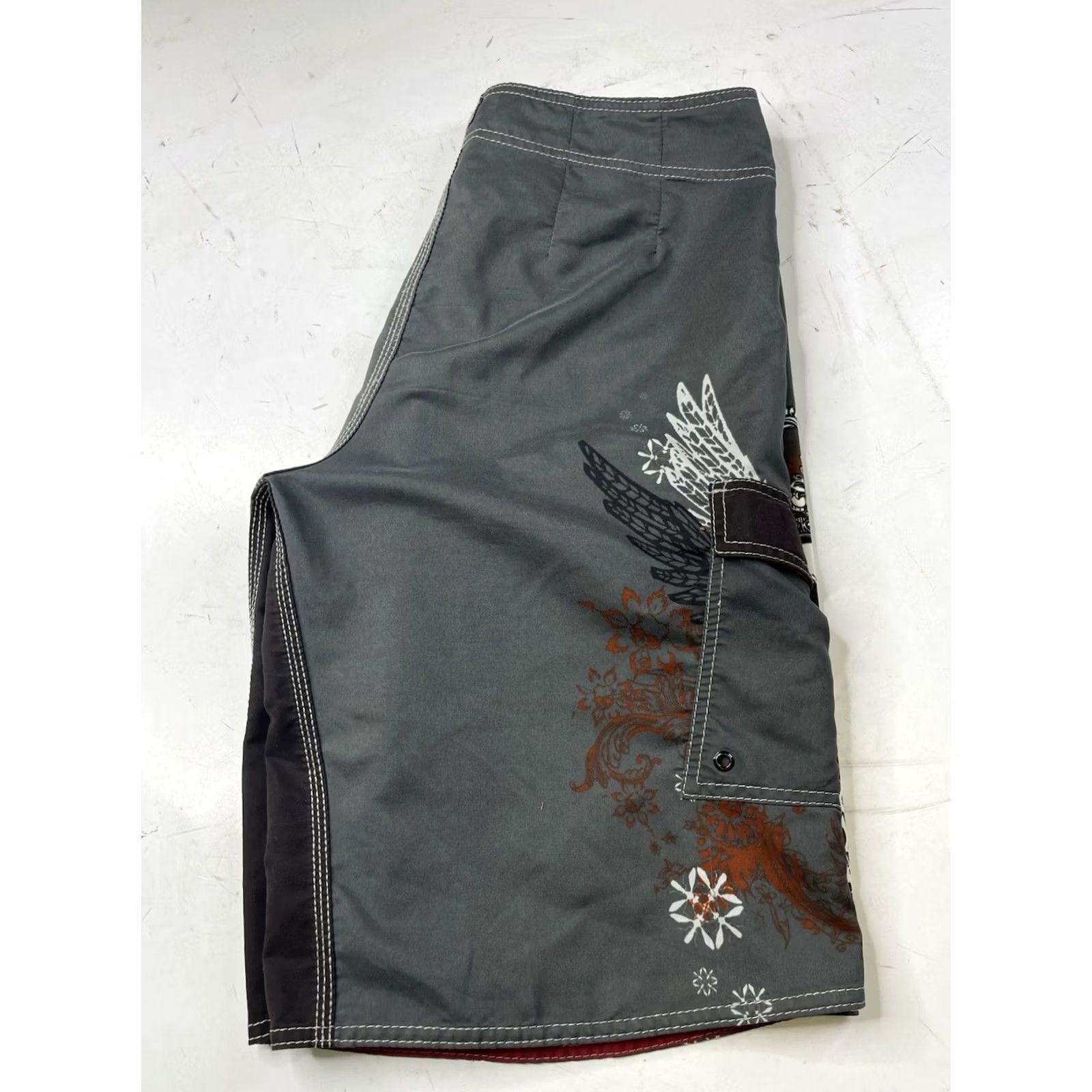Billabong VINTAGE Billabong Mens Board Shorts 33 Surf Skate Swim Trunk Skull Gray Plaid Quick Dry Regular Size 33 Mens Gender: Mens Size US 33 - 6 Thumbnail