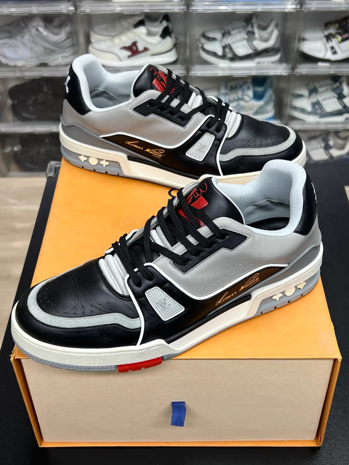 Louis Vuitton Louis Vuitton LV Trainer Sneakers K15 Size US 9 / EU 42 - 1 Thumbnail