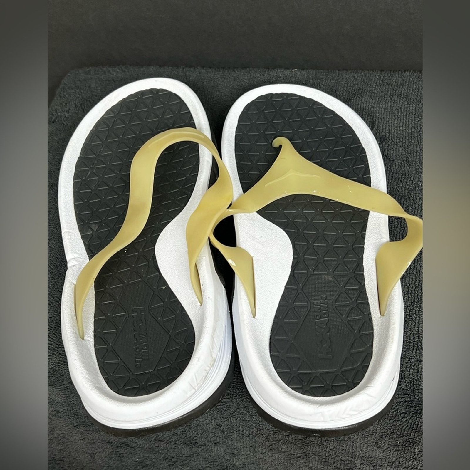 Hoka Hoka One One Ora Womens Recovery Flip Flop Sandal Size 9 Size US 9 / IT 39 - 4 Thumbnail
