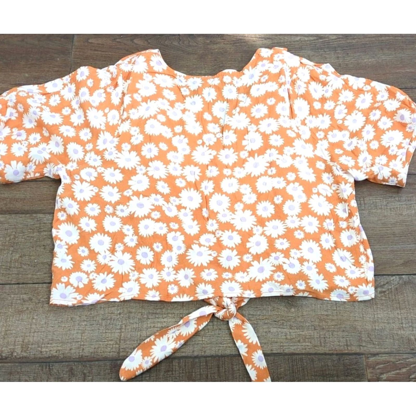 Forever 21 FOREVER 21 Blouse Cropped Top Multicolor Daisy Ruffle Tied Tie V-Neck Puff Sleeve 1X NWT Women Spring Summer Casual Party/Cocktail Size XL / US 12-14 / IT 48-50 - 4 Thumbnail