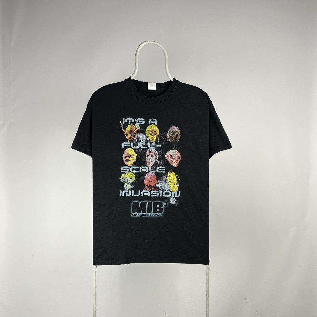 Band Tees Movie Men in Black 3 Tshirt its a full scale invasion Size US M / EU 48-50 / 2 - 1 Thumbnail