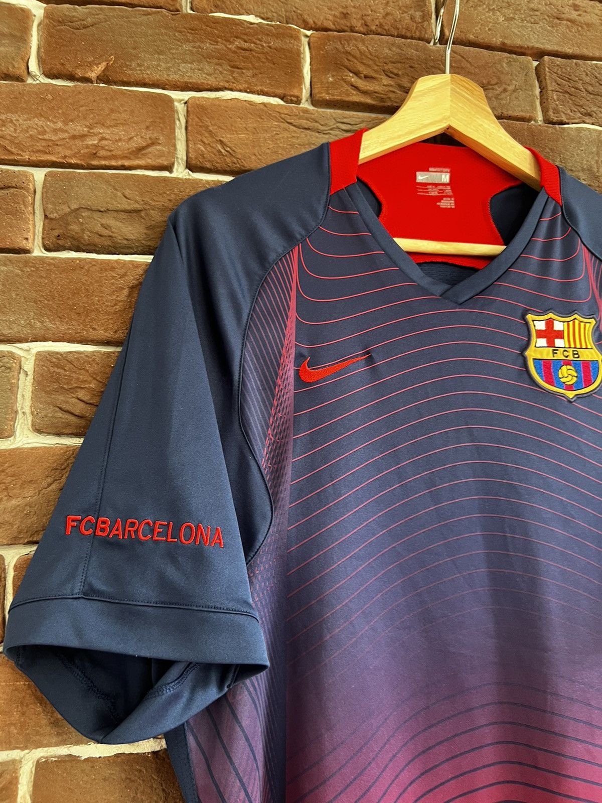 Nike Rare Vintage FC Barcelona Y2K Red Jersey Nike Swoosh Soccer Size US M / EU 48-50 / 2 - 3 Thumbnail