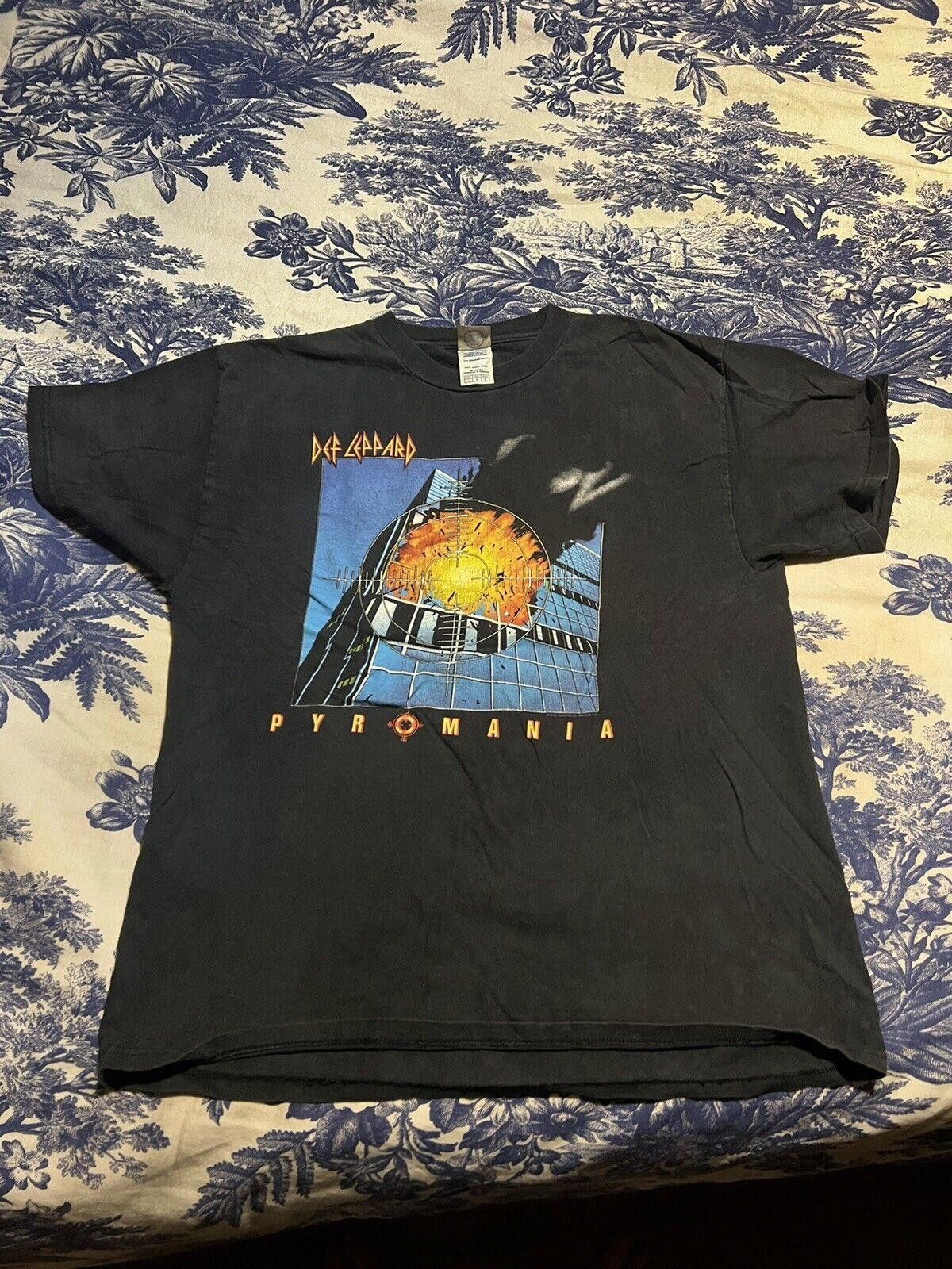 Designer Def Leppard Pyromania Vintage T-Shirt Size US L / EU 52-54 / 3 - 1 Thumbnail