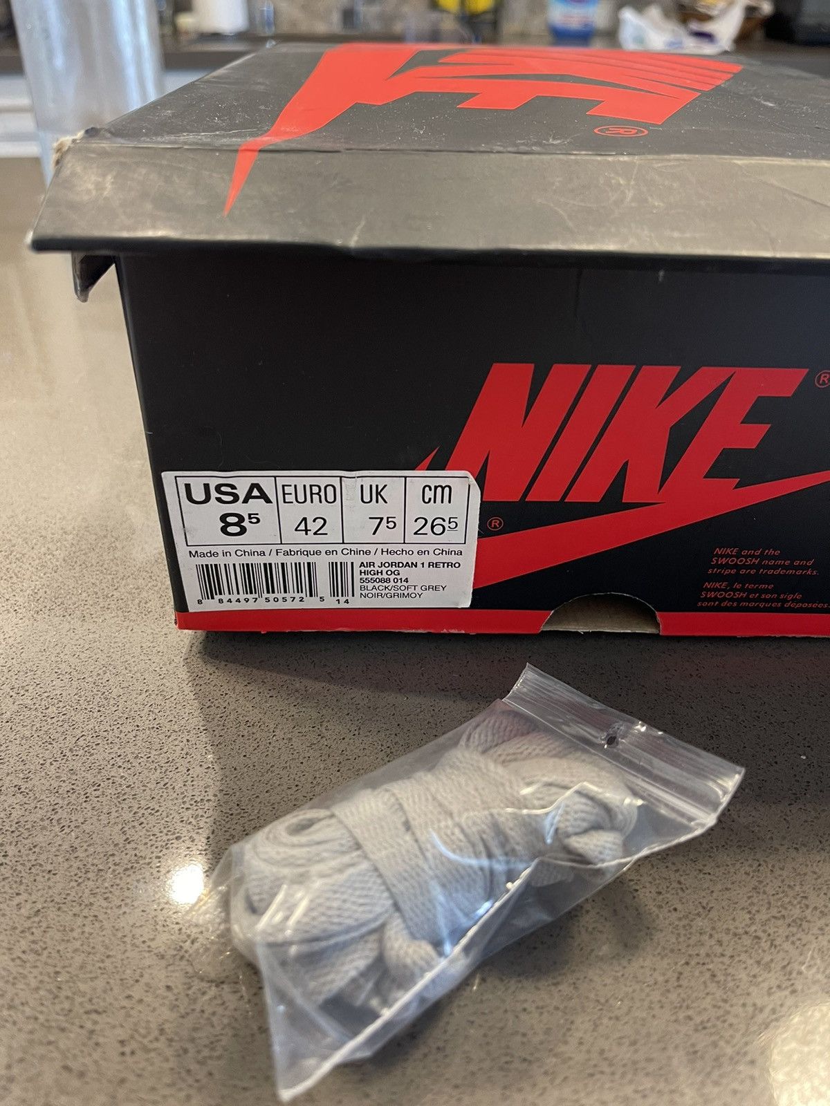 Jordan Brand Air Jordan 1 Retro High OG 2013 Shadow 555088 014 - Sz 8.5 Size US 8.5 / EU 41-42 - 7 Thumbnail