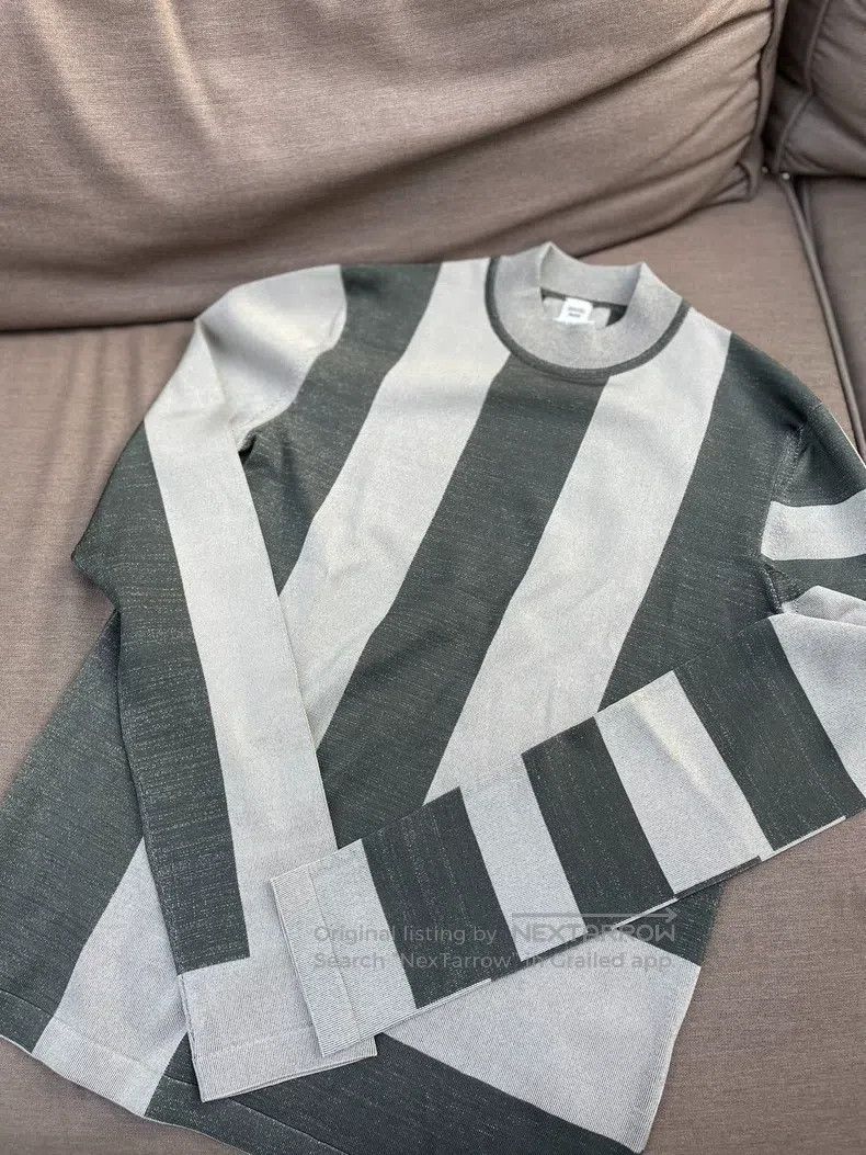 Hermes Hermes Vertical Striped Silk High-Neck Slim-Fit Long Sleev Size XS / US 0-2 / IT 36-38 - 1 Thumbnail