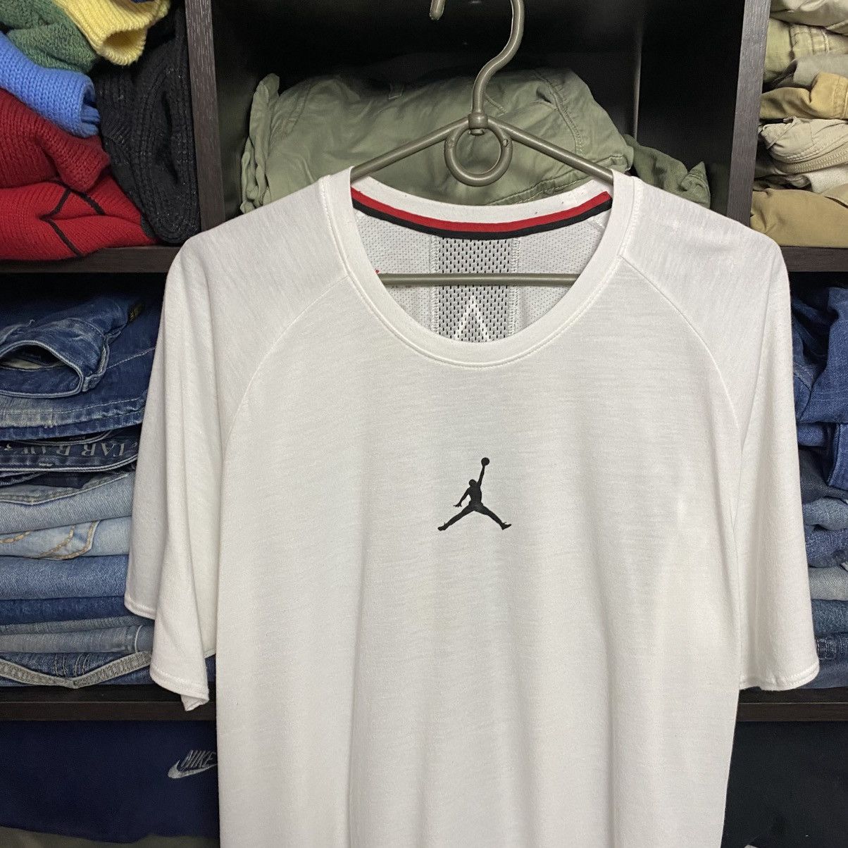 Jordan Brand Mens Jordan Centre Logo streetwear sport white tee Size US L / EU 52-54 / 3 - 2 Thumbnail