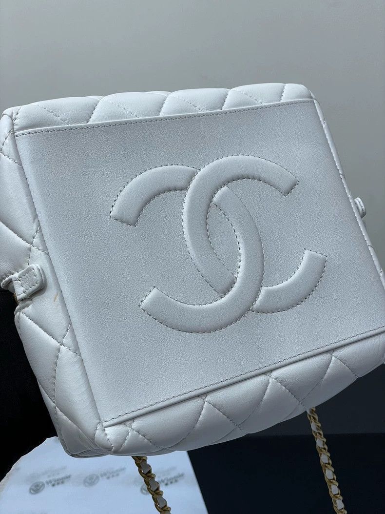 Chanel Chanel White Leather Chain Bag -2505 Size ONE SIZE - 3 Thumbnail