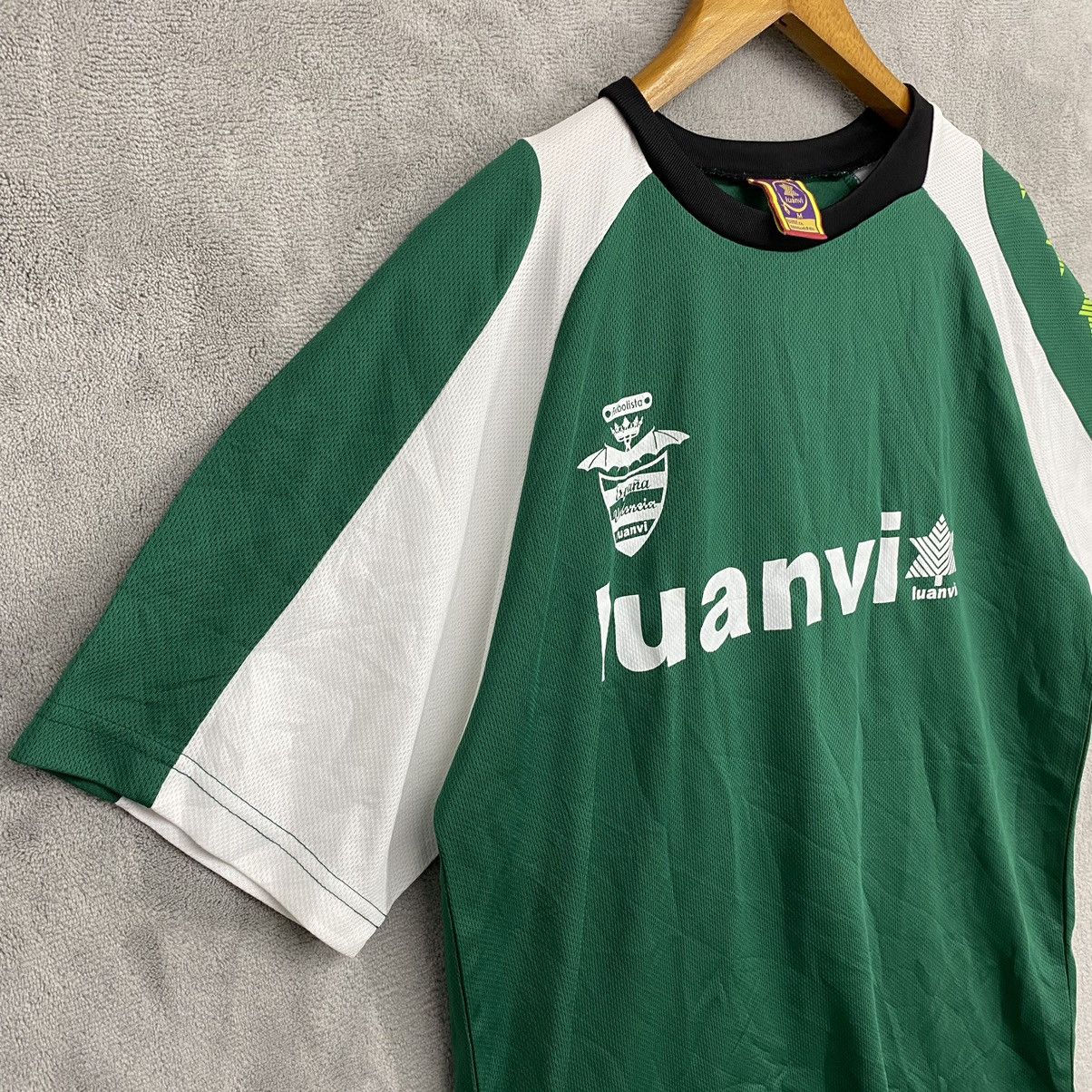 Vintage Vintage Futbolista Espania Valencia Luanvi Jersey Size US M / EU 48-50 / 2 - 4 Thumbnail