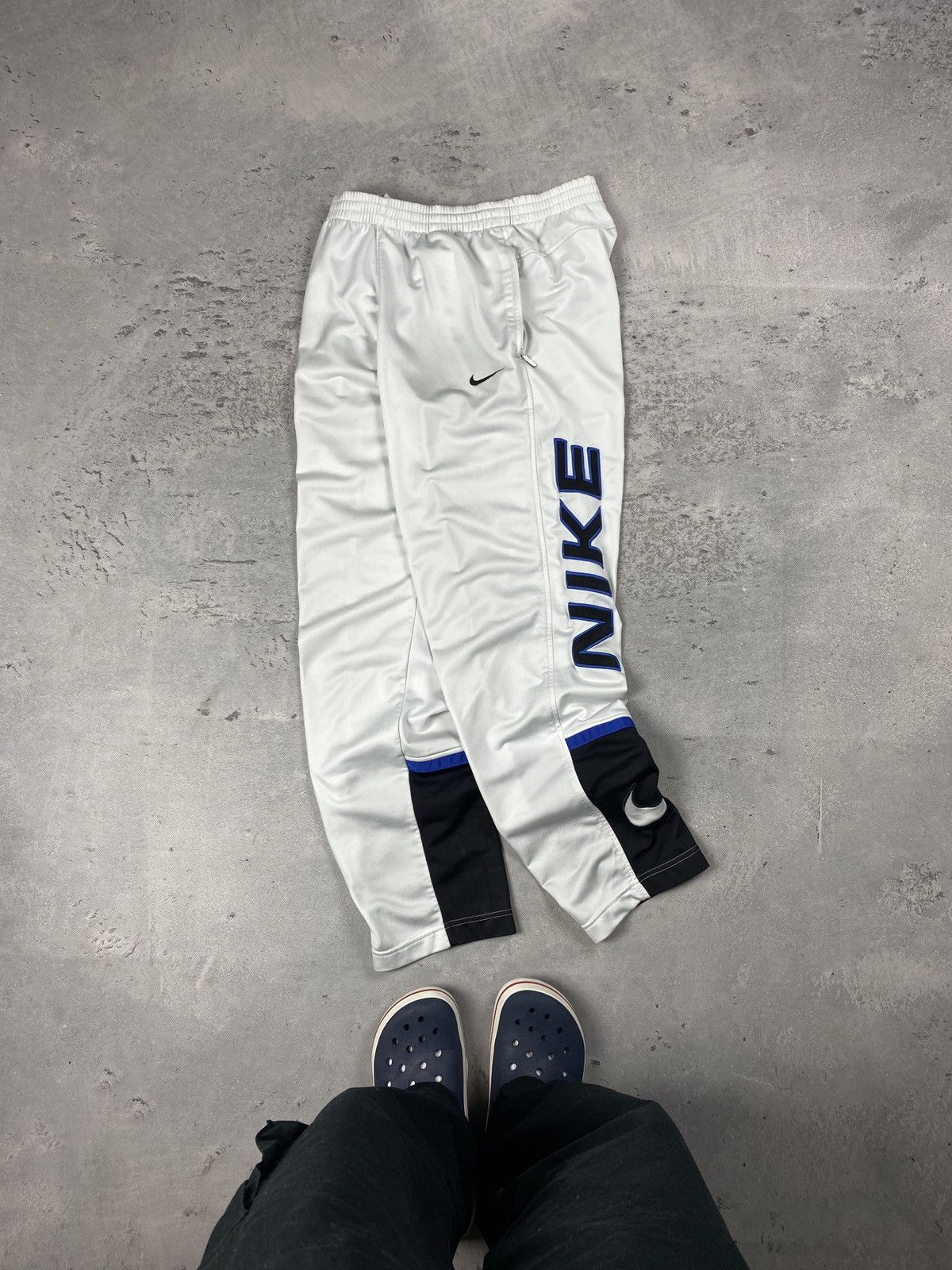 Nike × Vintage Vintage Nike Swoosh Baggy Trackpants M/32 Size US 32 / EU 48 - 1 Thumbnail