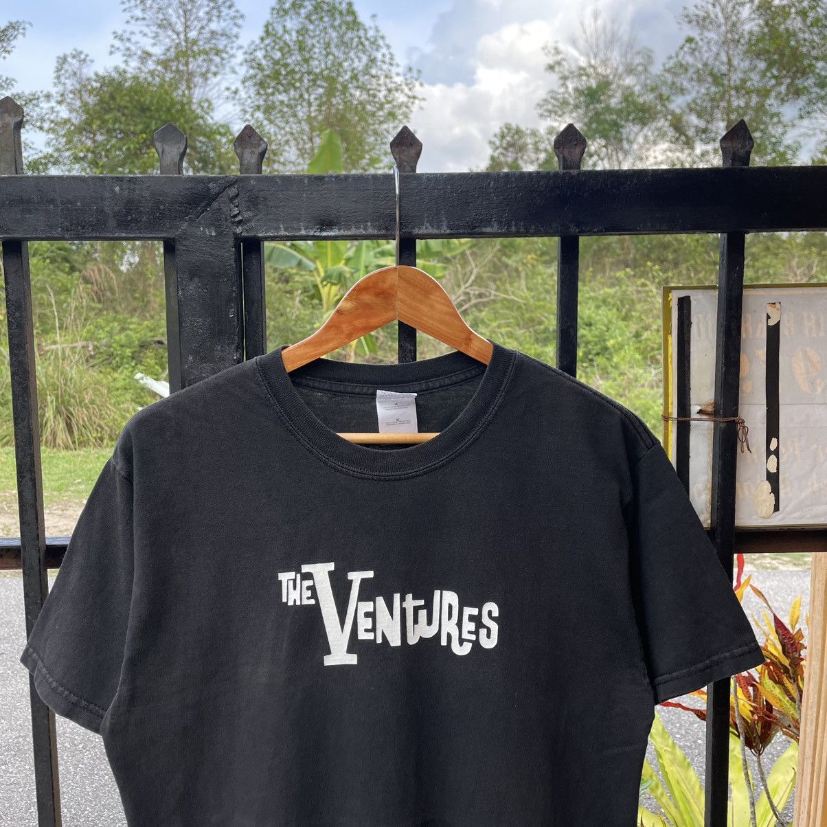 Band Tees 🔥Vintage 00s The Ventures Alternative Rock Band Promo Tee Size US M / EU 48-50 / 2 - 4 Thumbnail