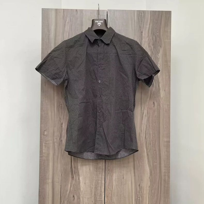 Gucci Gucci Size os Shirt 2503-Nextarrow Size US M / EU 48-50 / 2 - 1 Thumbnail