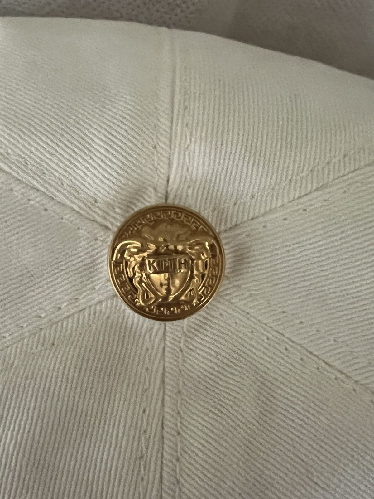 Kith × Versace Versace X Kith White and gold “Kith” strap back hat Size ONE SIZE - 7 Thumbnail