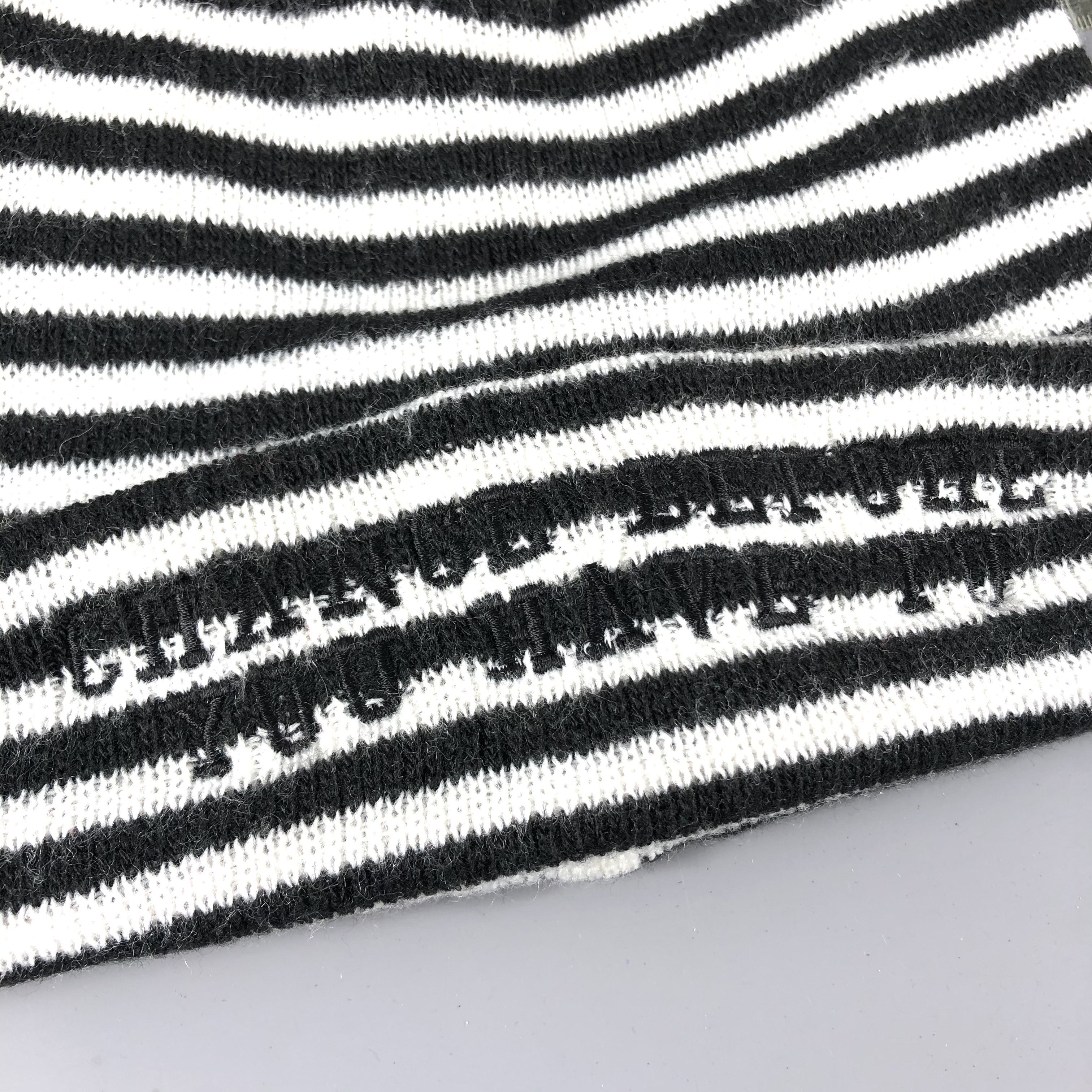 Vintage White Black Stripe Beanie Snow Hat Snow Cap -D851 Size ONE SIZE - 4 Thumbnail