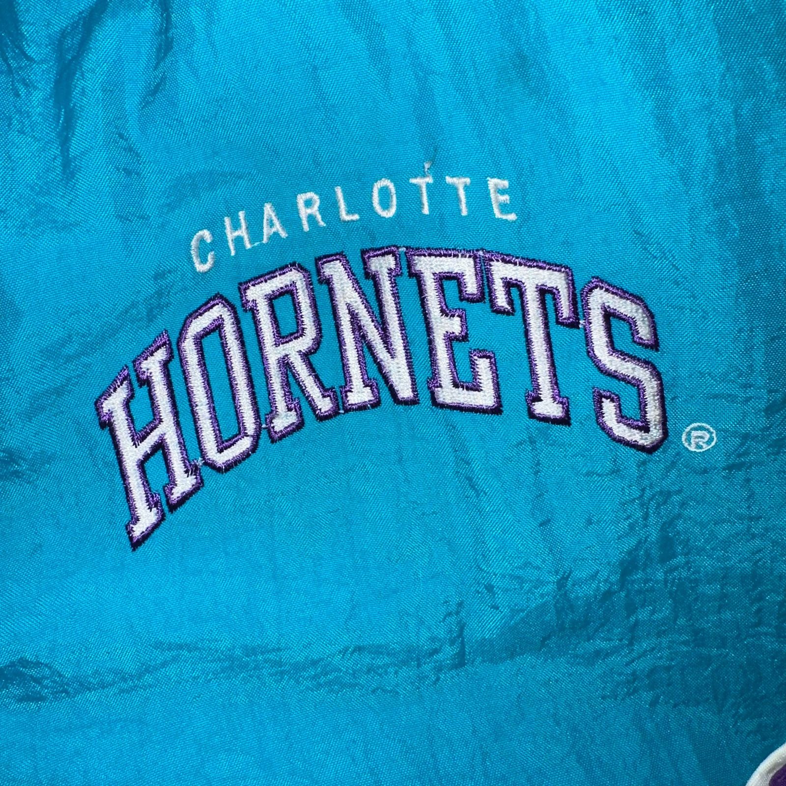 NBA × Starter Vintage 90s Starter Charlotte Hornets Full Zip Jacket NBA XL Size US XL / EU 56 / 4 - 14 Thumbnail