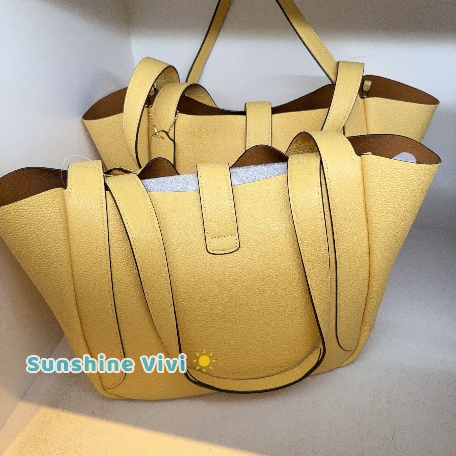Coach NWT COACH Hadley Turnlock Tote Bag Leather CAL17 Gold/Yellow Size ONE SIZE - 9 Thumbnail