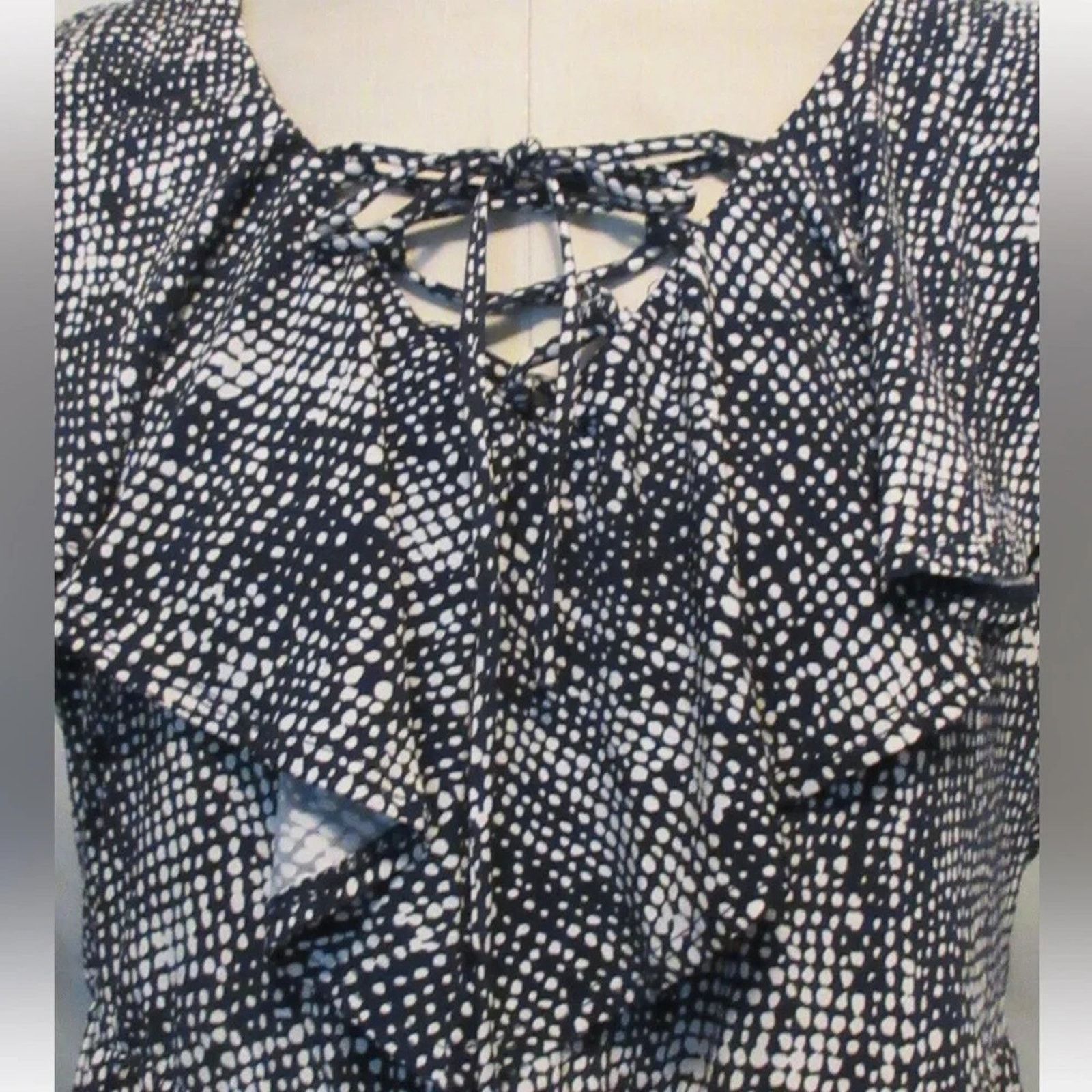 The Unbranded Brand Torrid hi-lo navy blue and white midi dress, size 2 (2X) Size XXL / US 16-18 / IT 52-54 - 6 Thumbnail