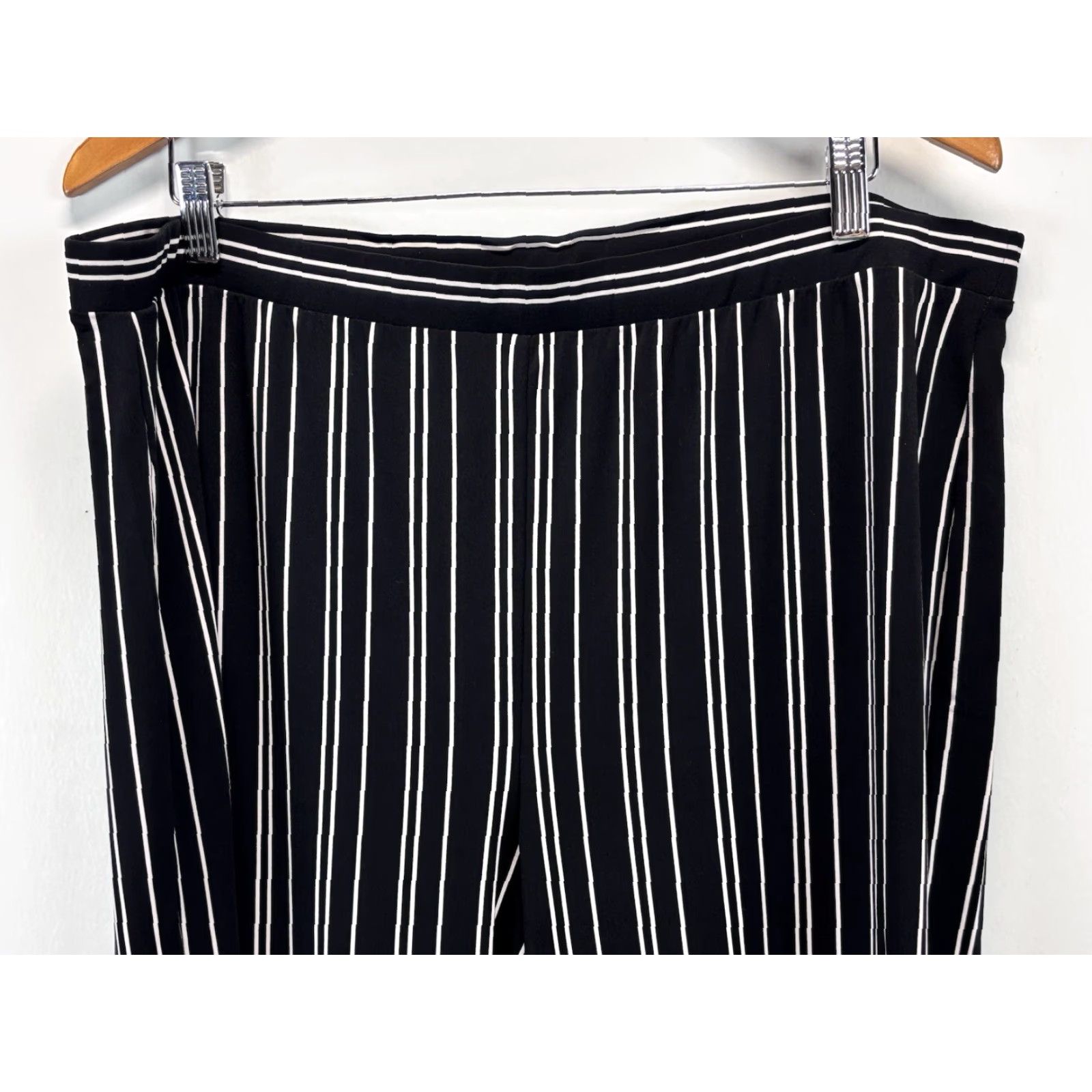 Vintage Chico's Travelers Pull-On Pants Women's 16/18 Black White Stripe Jersey Stretch Wide-Leg Ankle Travel Comfort Womens Size 38" / US 16 / IT 52 - 2 Thumbnail
